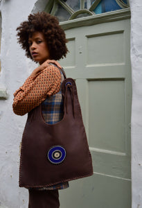 brown-leather-maasai-hunting-bag-beading-detail