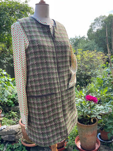 tweed working gilet in cammo weave with full length two way zip